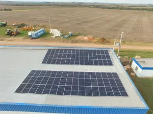 Instalación de paneles solares en Distribuidora "Todo Helado" por BIOSOLARES